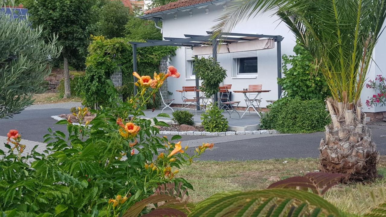 Travelers Home Hasloch  Exterior photo