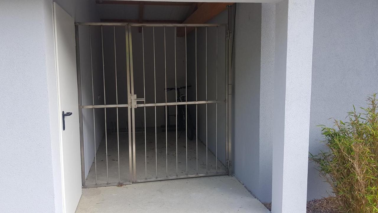 Travelers Home Hasloch  Exterior photo